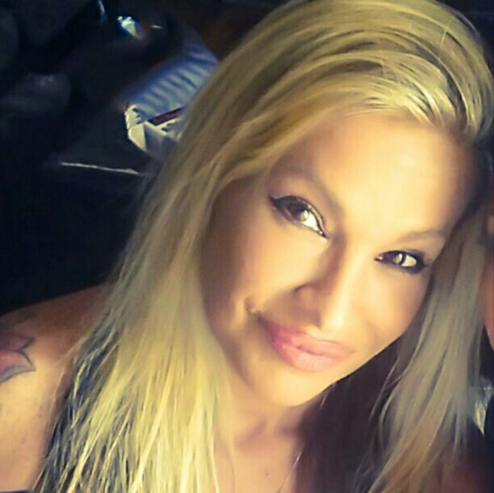 Meet your Posher, Sera